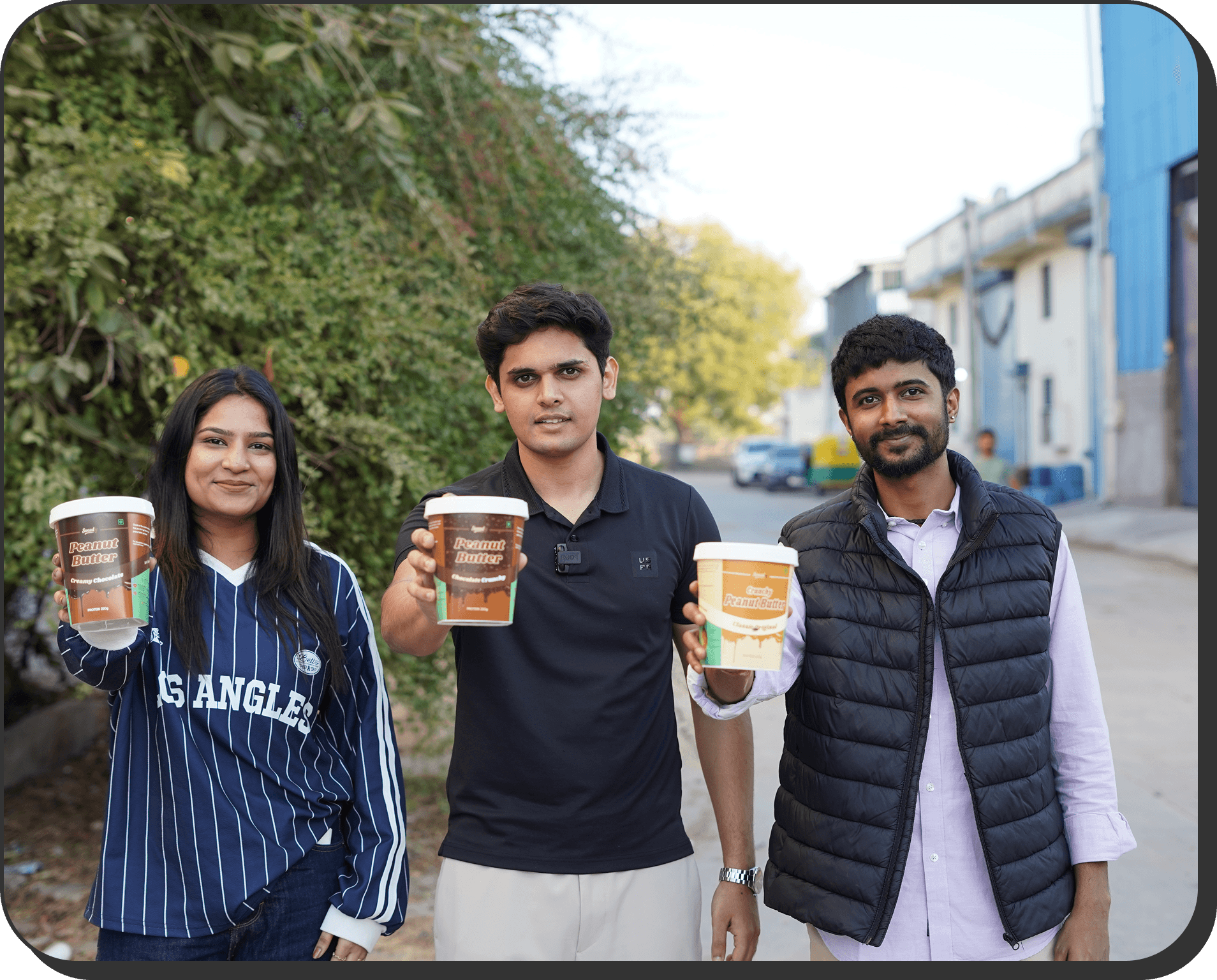 Three friends enjoying Swaadly